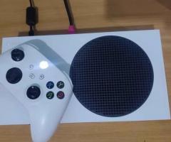 Xbox Series S - Console de Videogame de Última Geração